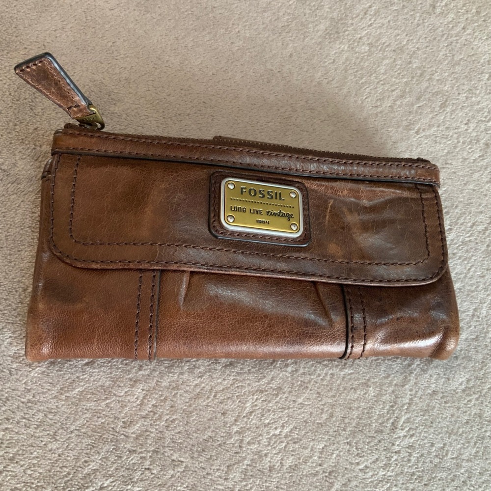 Fossil Long Live Vintage Brown Leather Bifold Wallet Snap Tab Organizer
